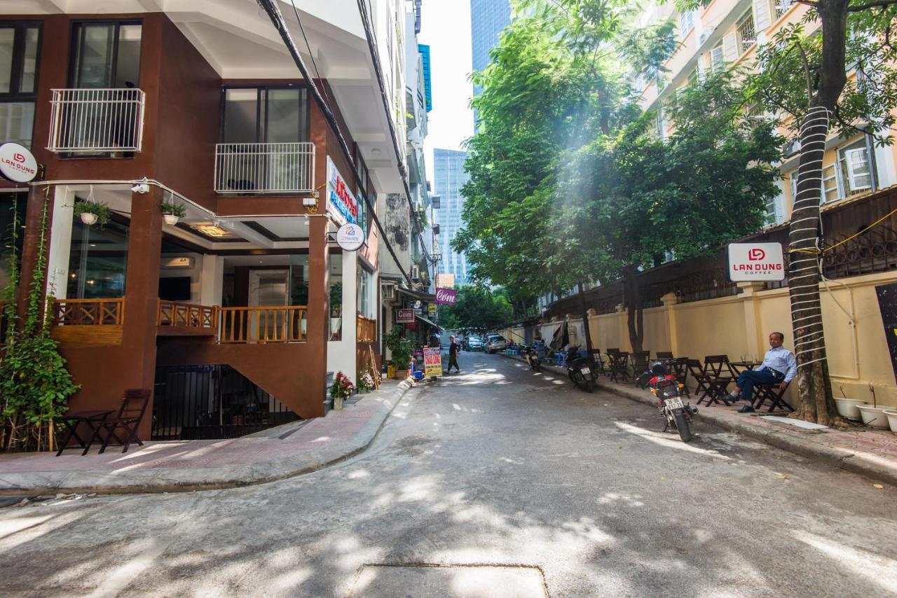22Housing Hotel & Apartment 81 Linh Lang ハノイ市 エクステリア 写真