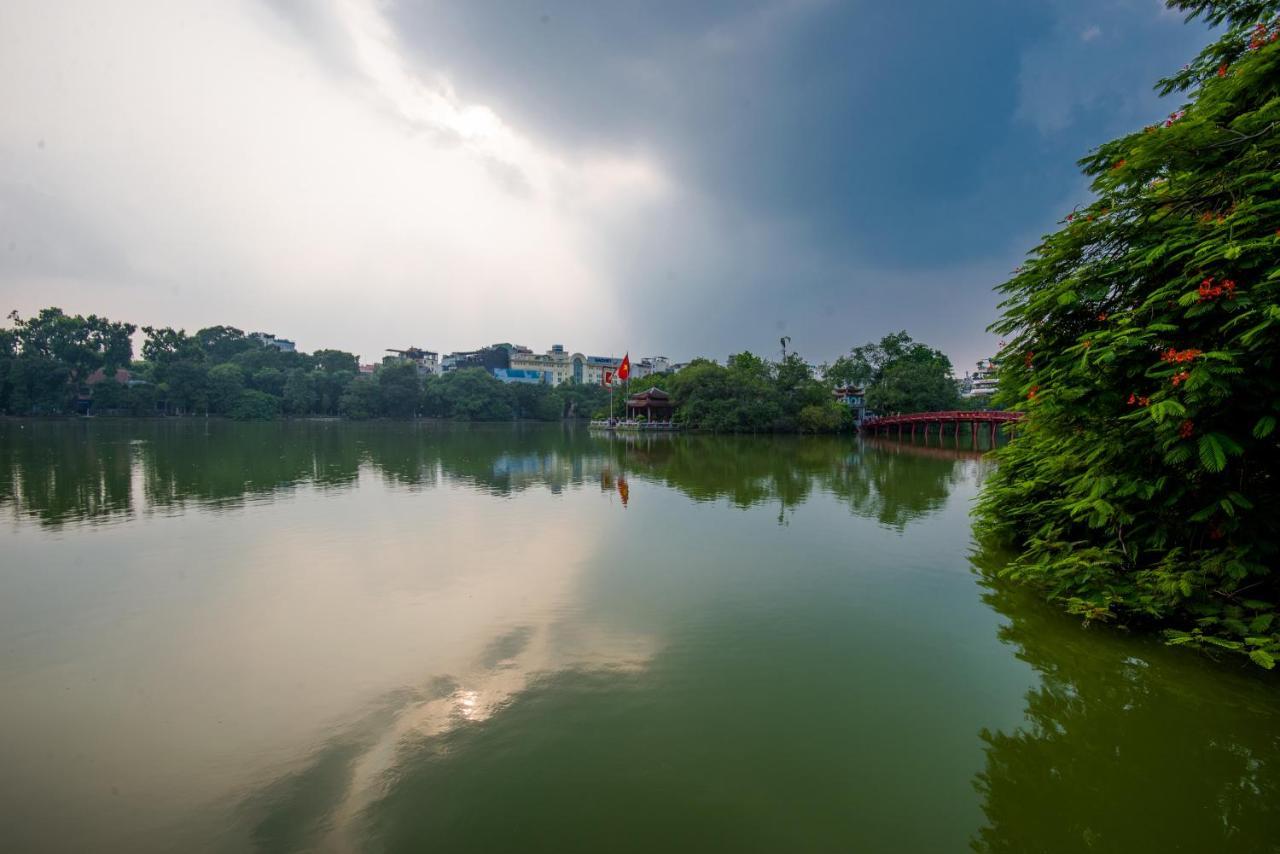 22Housing Hotel & Apartment 81 Linh Lang ハノイ市 エクステリア 写真