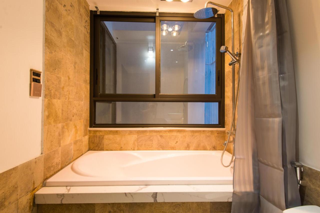22Housing Hotel & Apartment 81 Linh Lang ハノイ市 エクステリア 写真