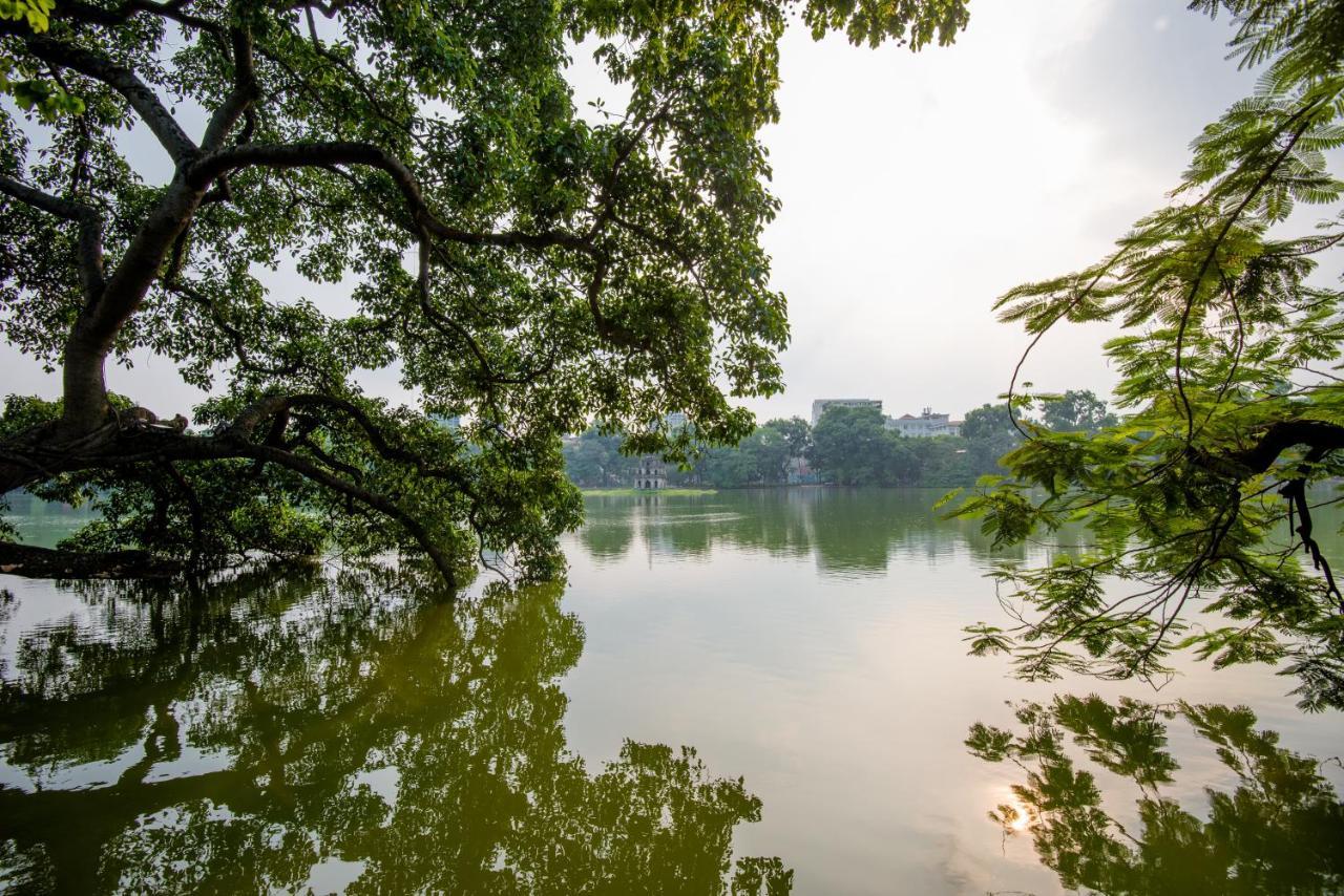 22Housing Hotel & Apartment 81 Linh Lang ハノイ市 エクステリア 写真