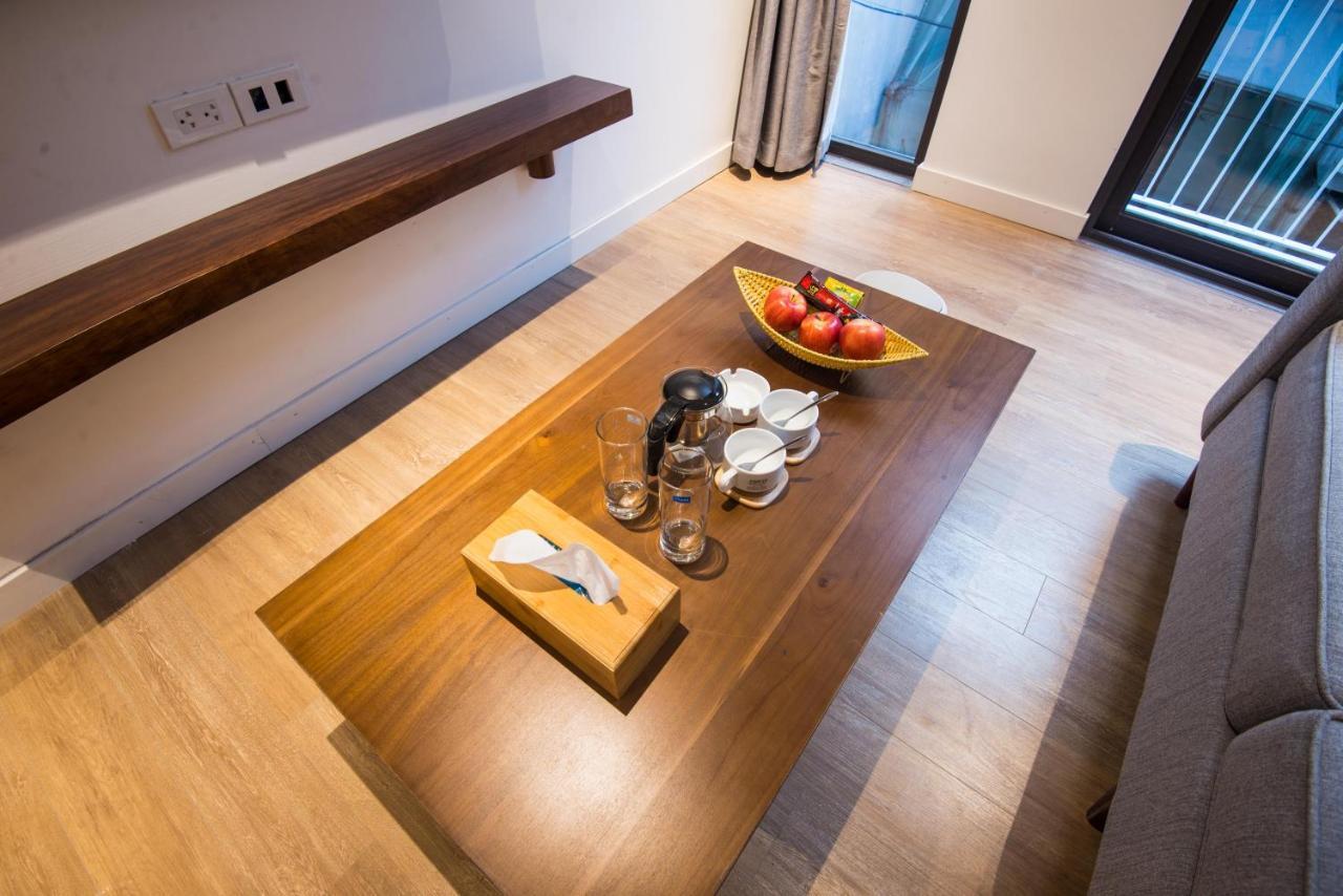 22Housing Hotel & Apartment 81 Linh Lang ハノイ市 エクステリア 写真