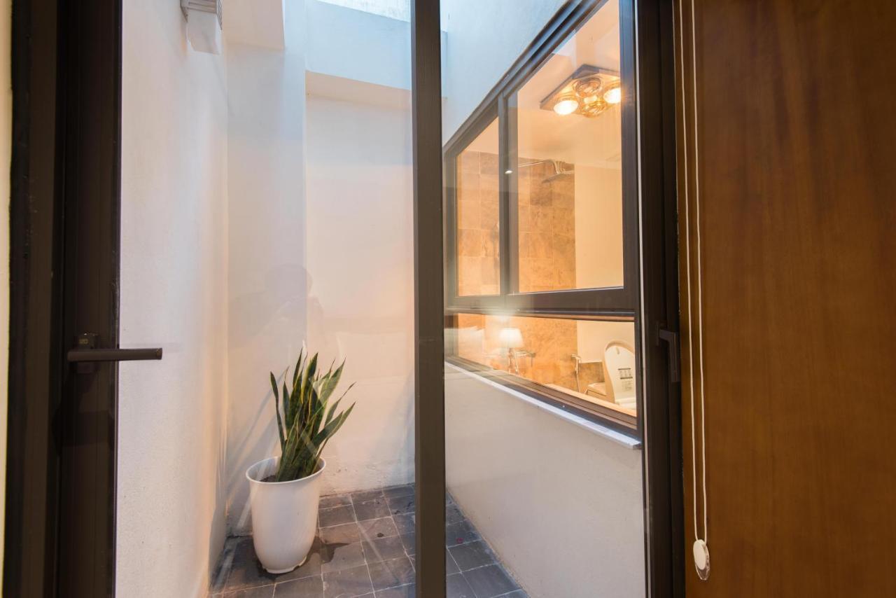 22Housing Hotel & Apartment 81 Linh Lang ハノイ市 エクステリア 写真