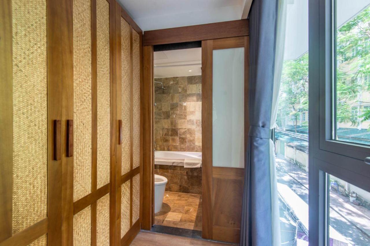 22Housing Hotel & Apartment 81 Linh Lang ハノイ市 エクステリア 写真