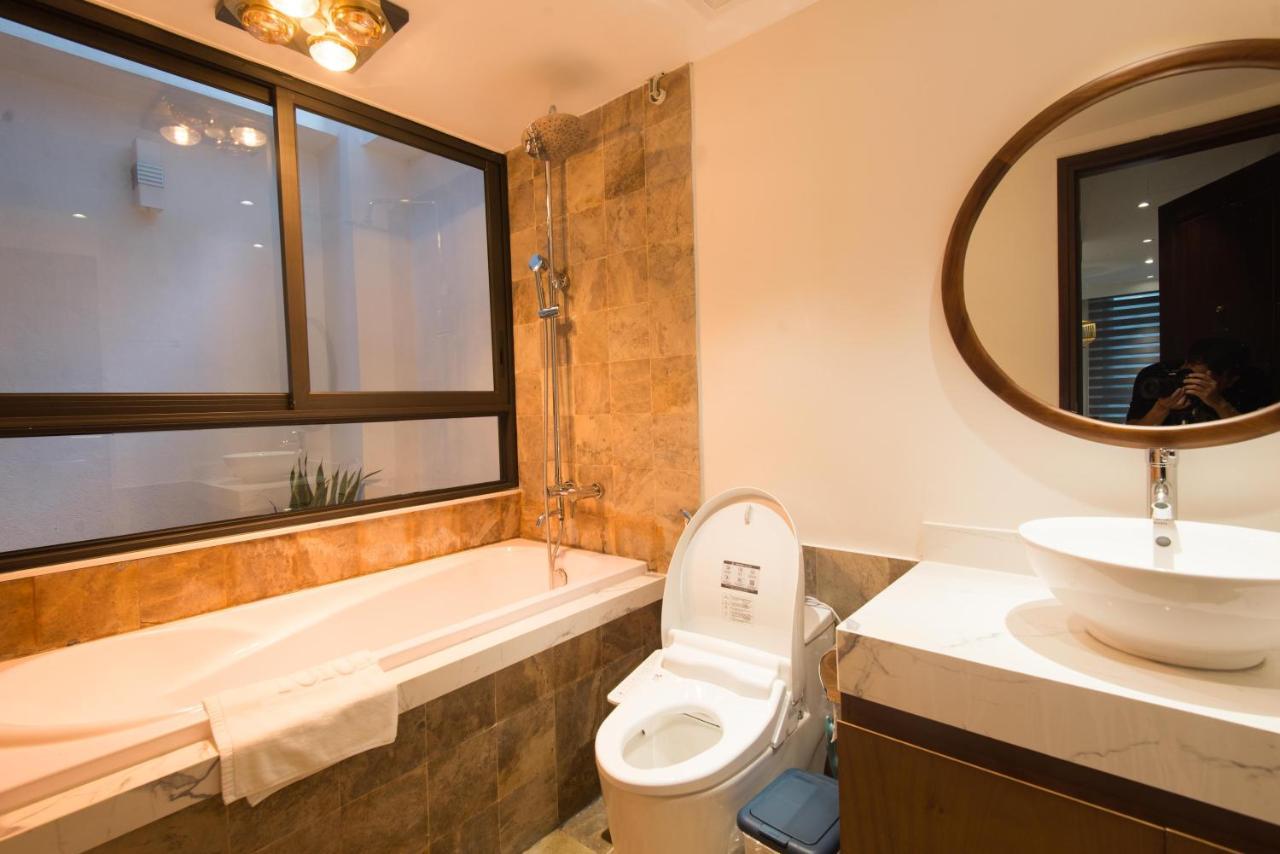 22Housing Hotel & Apartment 81 Linh Lang ハノイ市 エクステリア 写真