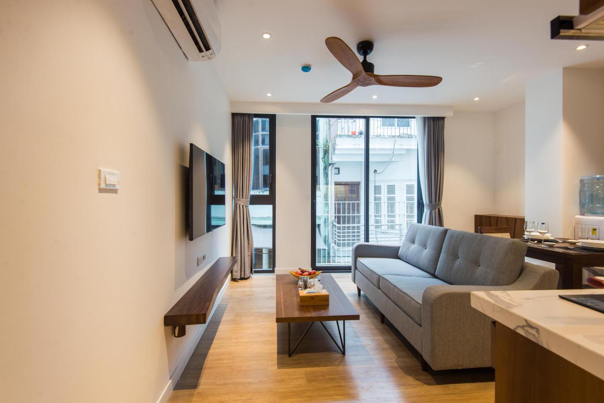 22Housing Hotel & Apartment 81 Linh Lang ハノイ市 エクステリア 写真