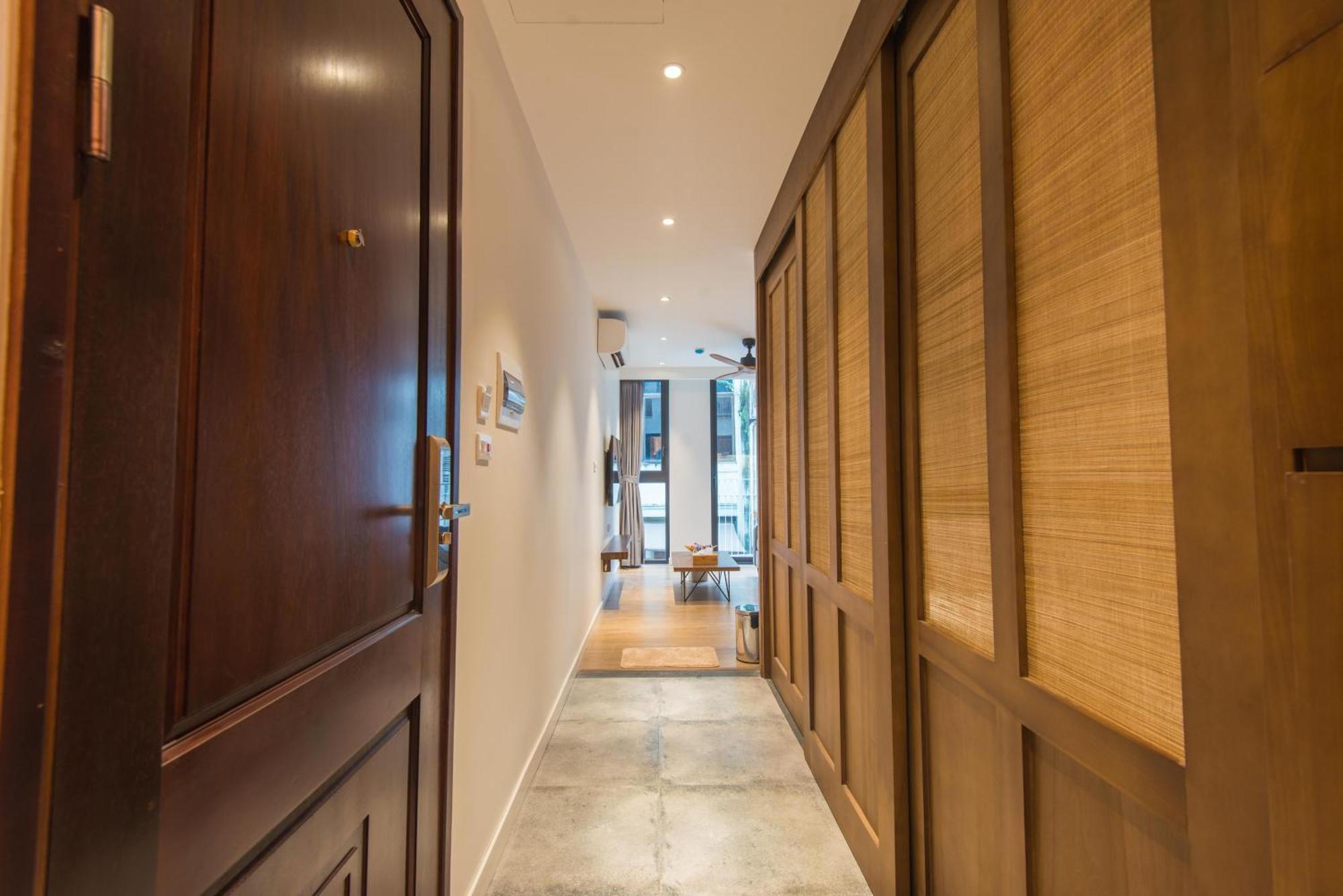 22Housing Hotel & Apartment 81 Linh Lang ハノイ市 エクステリア 写真