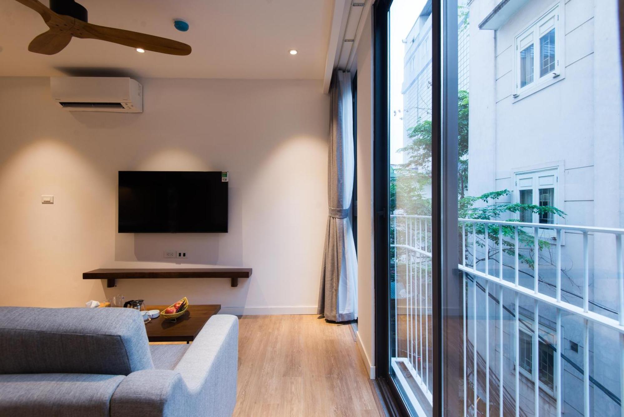 22Housing Hotel & Apartment 81 Linh Lang ハノイ市 エクステリア 写真